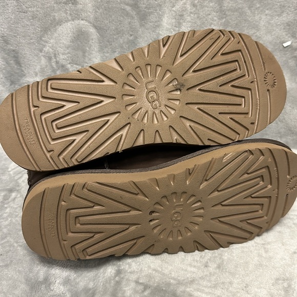 UGG CLASSIC SHORT LEATHER BROWNSTONE BOOTS SIZE 9 - Picture 10 of 10